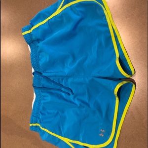 Under Armour Size Large shorts